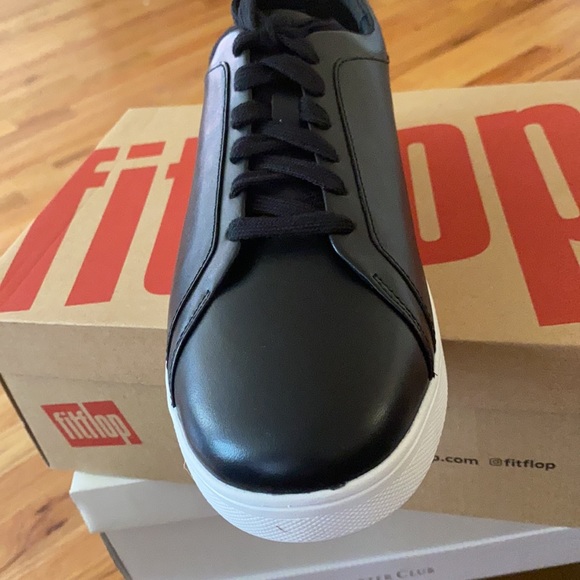 Sneackers - Picture 2 of 6